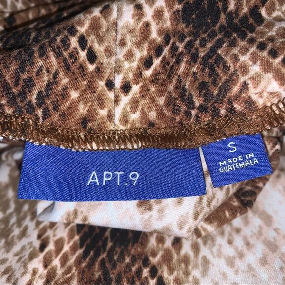 Apt. 9 Women's Tan Snakeskin Animal Print Mock Turtle Neck Size: Small - Picture 5 of 8